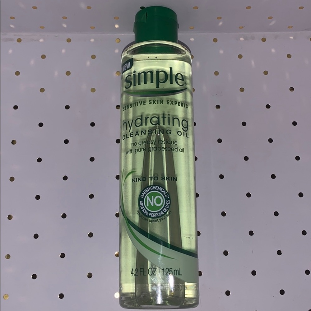 SIMPLE HYDRATING CLEANSING SENSITIVE SKIN EXPERT
